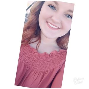 Meet your Posher, Alexis